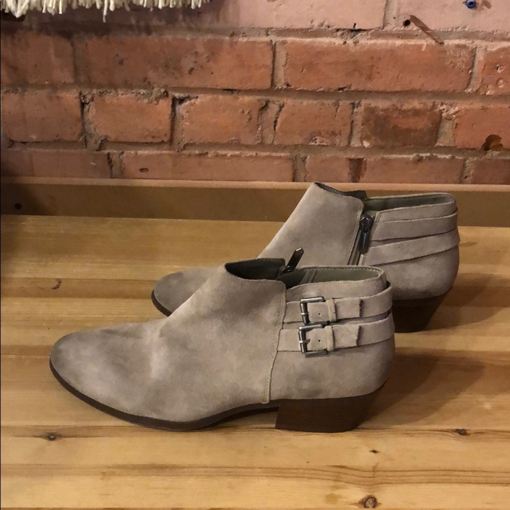 Light beige booties